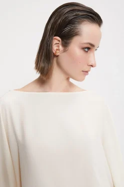Fließend fallendes Shirt mit weitem Arm