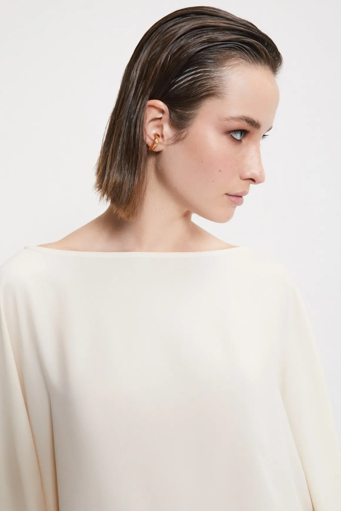 Fließend fallendes Shirt mit weitem Arm